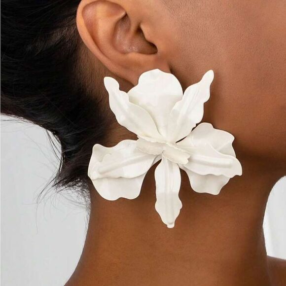 Zara Jewelry - Bohemian flower earrings A1091